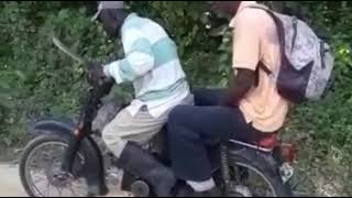Haitianos se caen de un motor 70