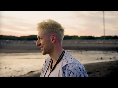 Brian Walker - Lookin Like My Wife (Official Video)