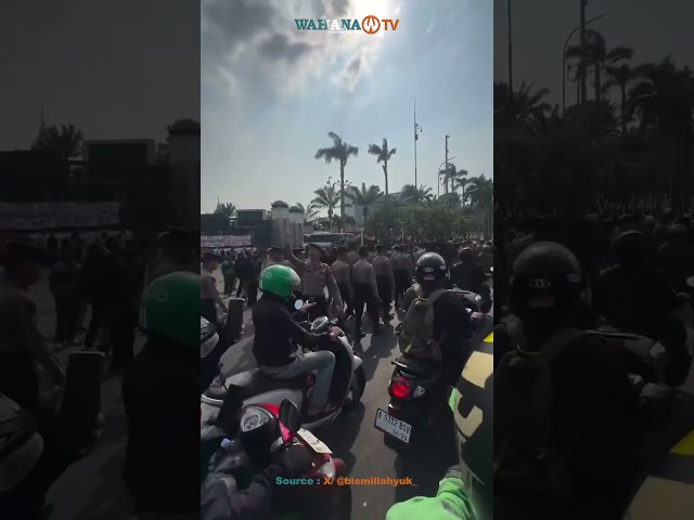 Situasi Terkini Di Depan Gedung DPR