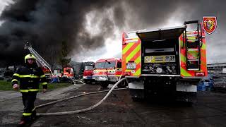 11.3.2024 Požár haly ve Frenštátu pod Radhoštěm si vyžádal vyhlášení III. stupně poplachu | HZS MSK