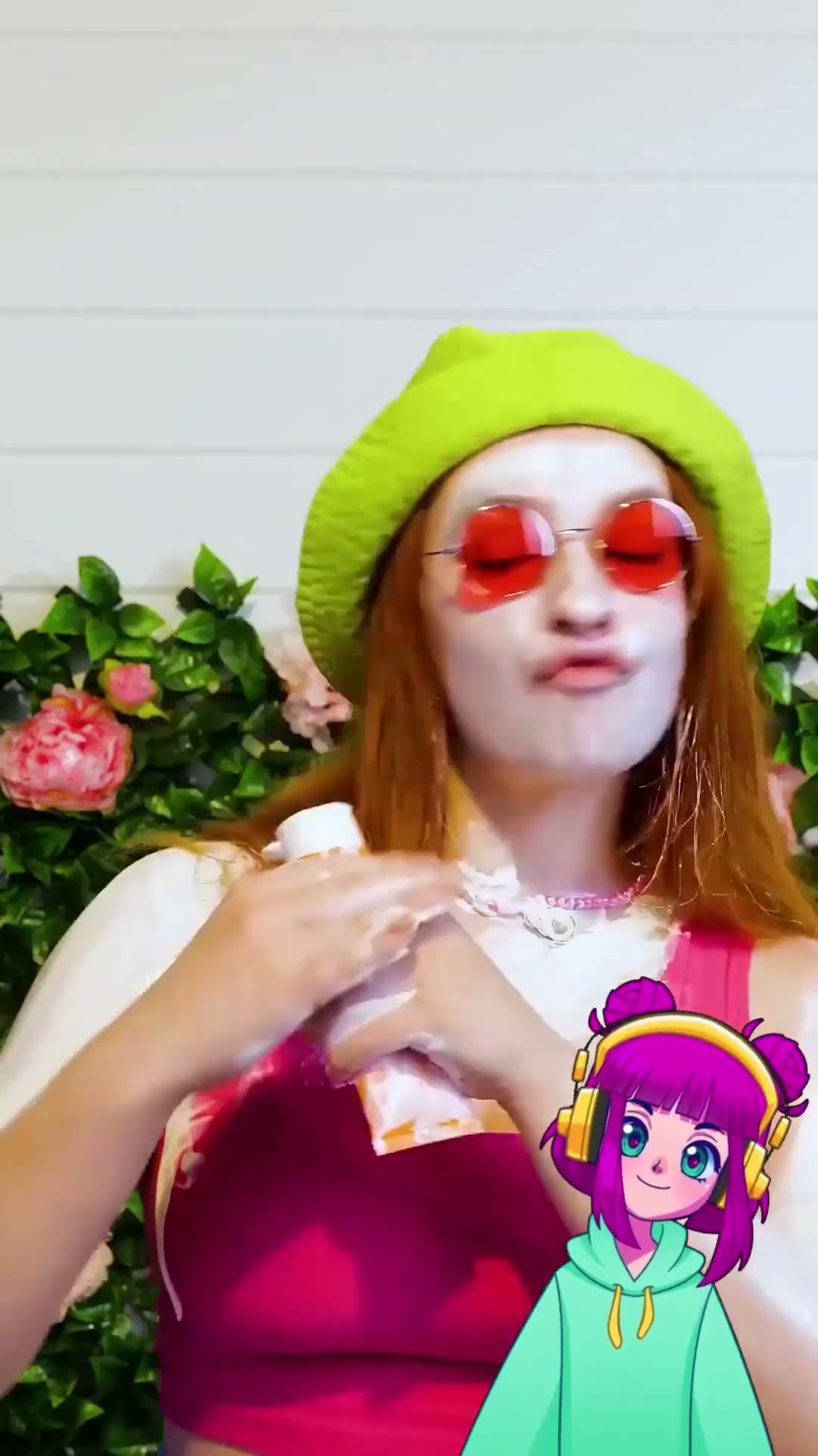 Awww? She Made a Cute Sun Tan Tattoos Using Sunscreen? b La La Life Shorts