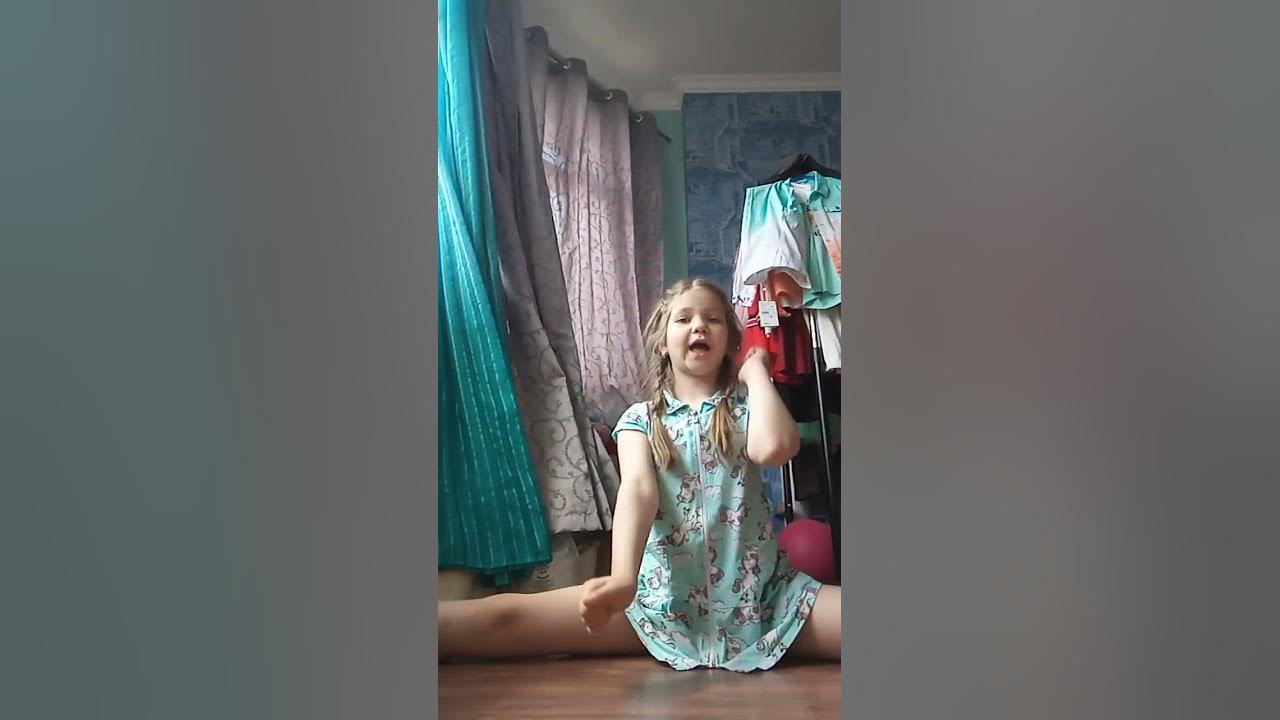 Ребят,Я конечно умею садиться на шпагат! - YouTube