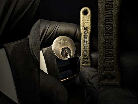 What’s inside a Viro rim cylinder? #lockpicking #covertinstruments #italian #security