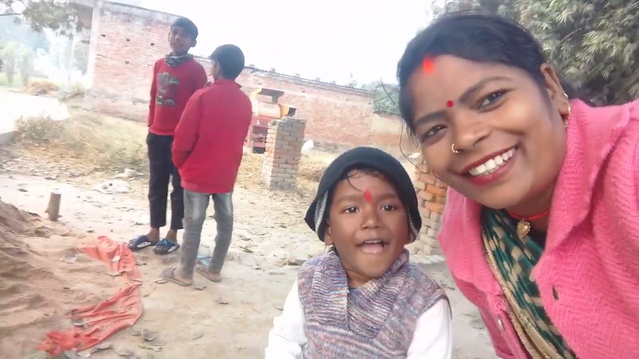 संध्या जी मैं की पहुंच गई और और भतीजा उनका लड़ रहा है उनसे