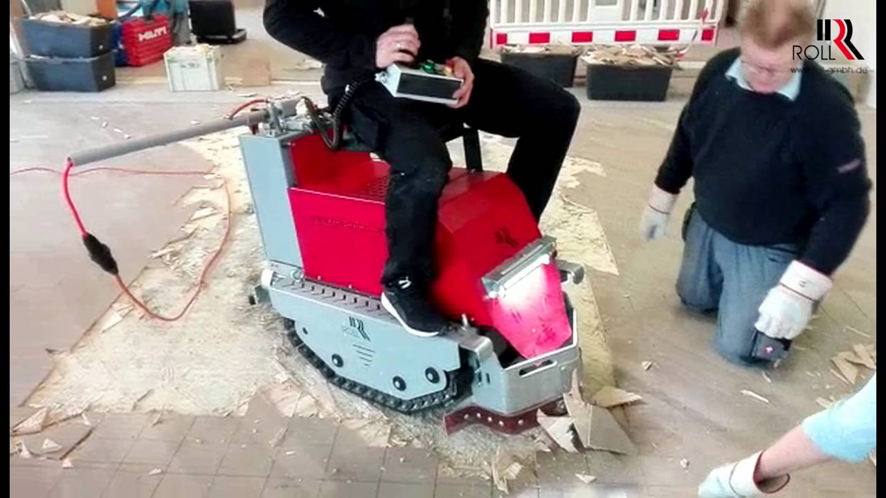 Entfernen von PU verklebten Massivholzdielen mit dem Aufsitzstripper RO-1