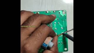 Perfect Removed Components with Desolder wire #DIY #trending #ElectronicMultiple #Shorts 4