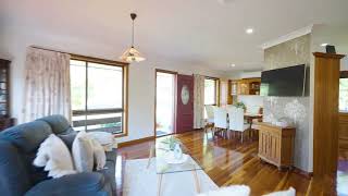 17 Arpege Cres, Eight Mile Plains - ANDREW OOSTENBRINK 0404 477 836 17 Arpege Cres, Eight Mile Plains - ANDREW OOSTENBRINK 0404 477 836