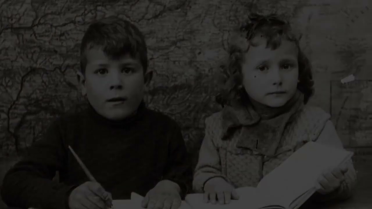 LAS MAESTRAS DE LA REPÚBLICA (The Female Teachers of the Republic) -  Trailer with English Subtitles