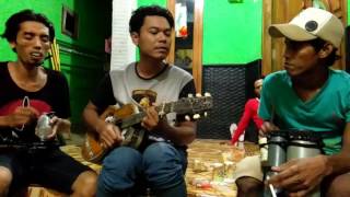 Orang stres nyanyi keren banget
