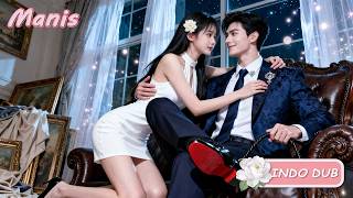 Dipaksa nikah dengan paman dingin, siang menahan diri, malam tak terkendali memelukku penuh gairah!