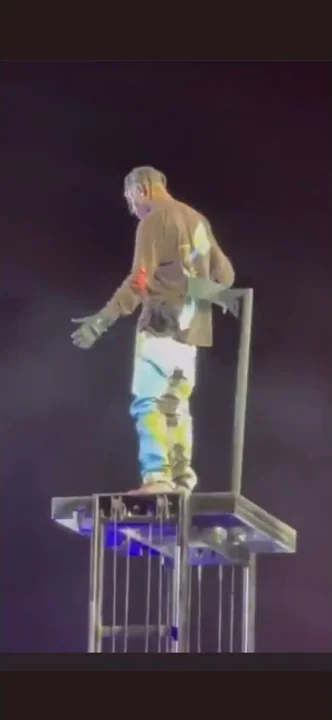 travis scott dancing while people are dying