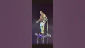 travis scott dancing while people are dying