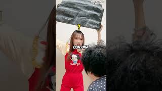 Intenta Despertar A Su Hermana