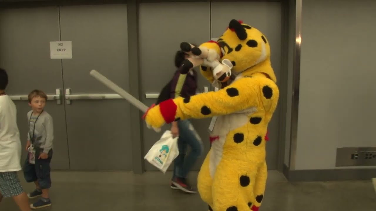 Kheetah runs swinging a sword in the crowd!! - 51