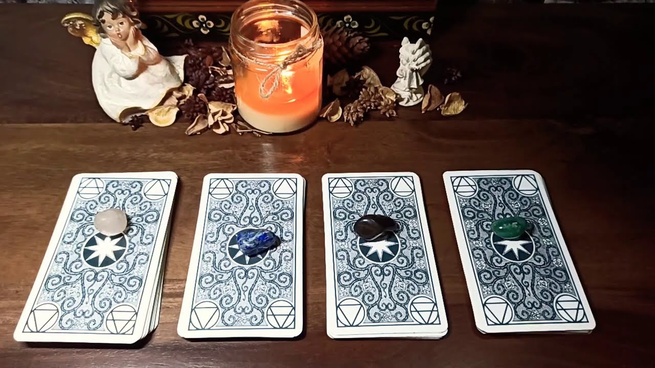 "WHY ARE THEY STARING AT YOU?" - TAROT READING 🌜