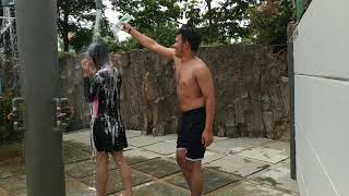 PRANK SHAMPOO CEWE KERAMAS!!!