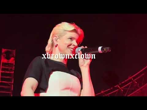 Robyn Hang With Me 2025 04 09 H M LA Los Angeles 