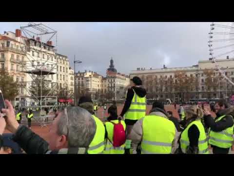 Gilets Jaunes Place Bellecour à Lyon 1er Décembre 2018