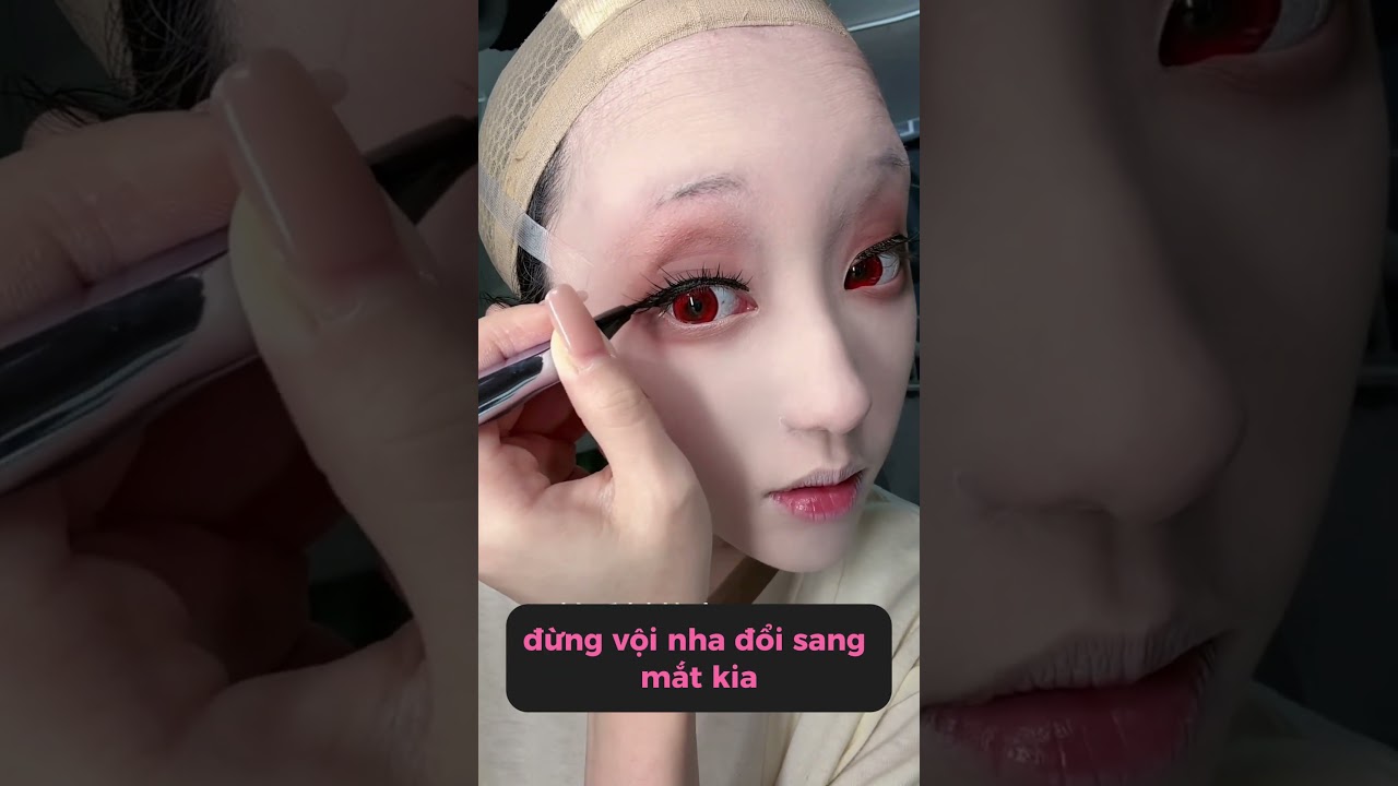 Các bé muốn học kẻ eyeliner mi dưới thì xem ngay nhé! #meowcosplay #shorts