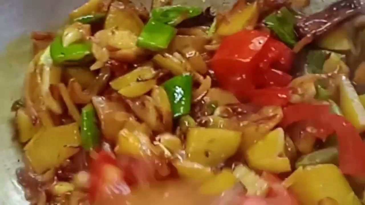 শীতের একটি প্রিয় রেসিপি মাশালাদারর লোটে শুঁটকির ঝাল