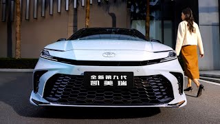 Новая Toyota Camry 2025 года — обновленный гибридный среднеразмерный седан премиум-класса