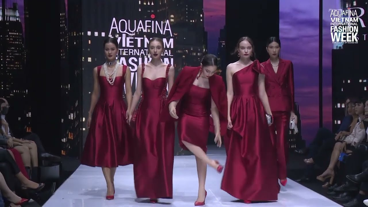 Top Model Alexandra Matheson trips and removes her shoes during Tracy Studio Showcase 2021 (Vietnam)