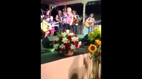 Daughters of Bluegrass   Will The Circle Be Unbroken