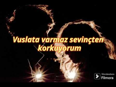 Özlem Akgüneş - Korkuyorum Şarkı Sözleri