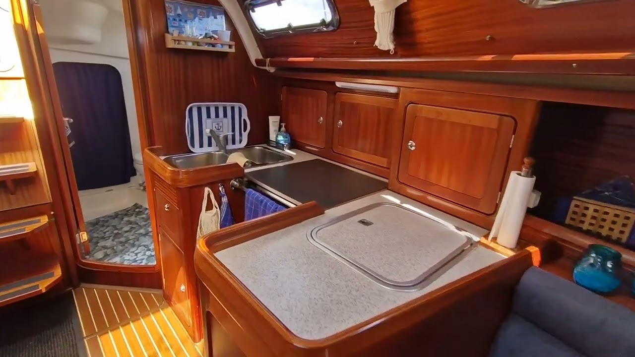Bavaria 37
