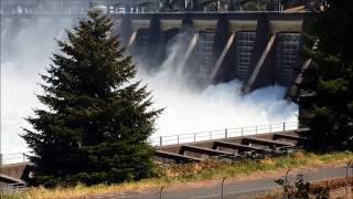 Bonneville Dam Oregon 2016 complete with fish ladders