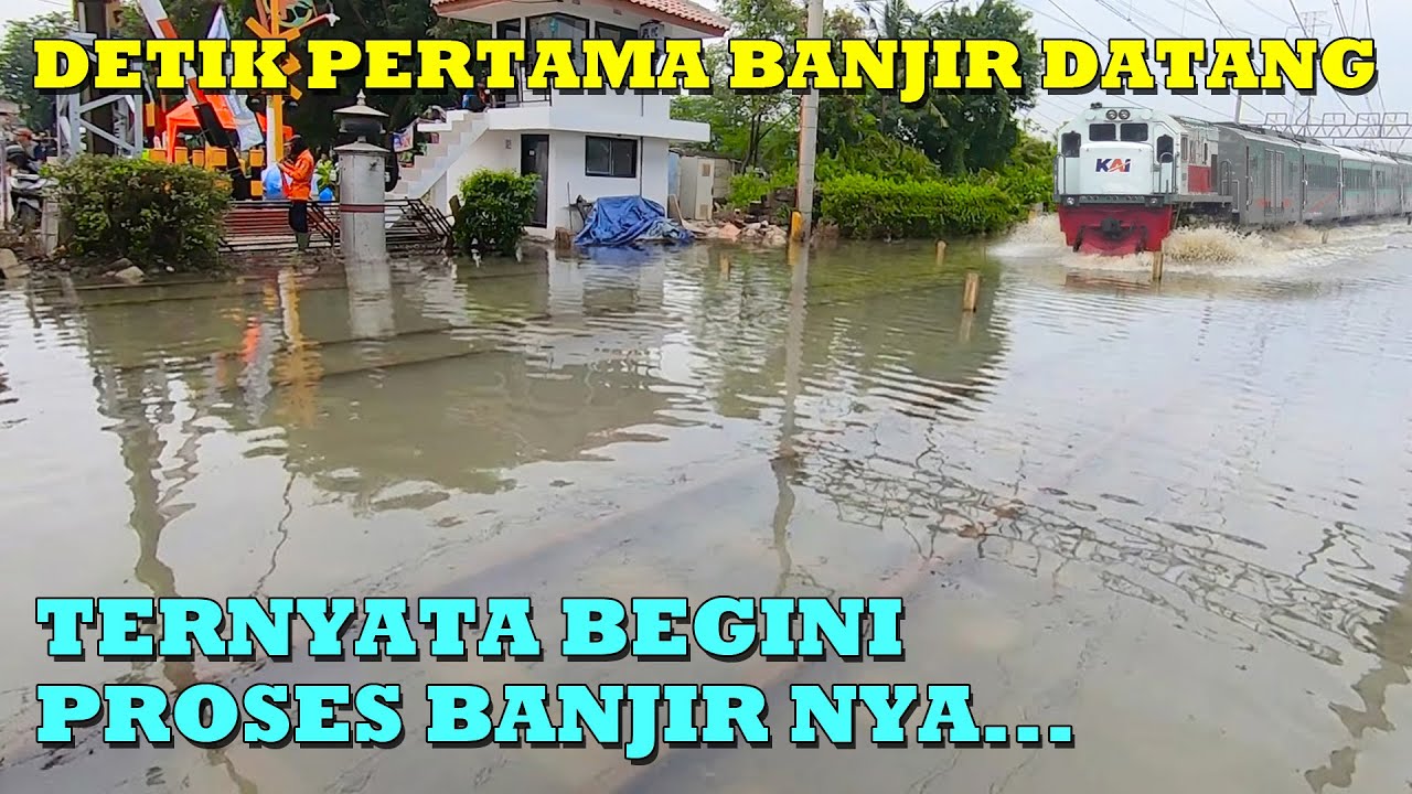 DETIK DETIK Banjir Datang Menggenangi Perlintasan Kereta Api JPL 11C Sunter, Jakarta