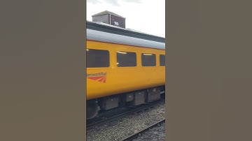 Here we have 37610 and 37425 “sir Robert mcalpine” passing through Shrewsbury #train #trainspotteruk