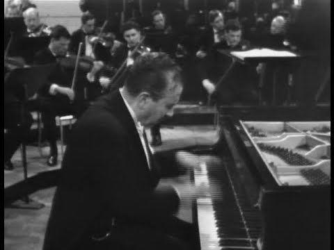 Claudio Arrau - Schumann: Piano Concerto Op.54 - London Philharmonic Orchestra,  George Hurst (1963)