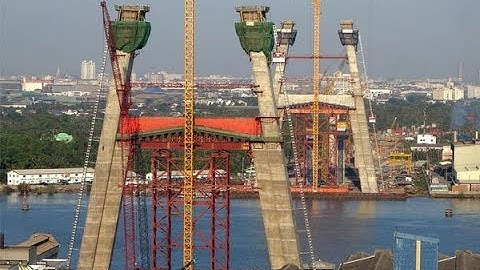 Mô hình thi công ván khuôn leo trụ tháp cầu