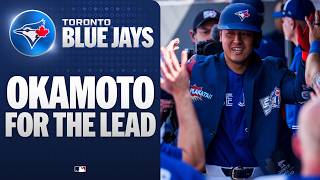 KAZUMA OKAMOTO FOR THE LEAD! He drills a go-ahead solo homer in the 6th for the Blue Jays 😮‍💨