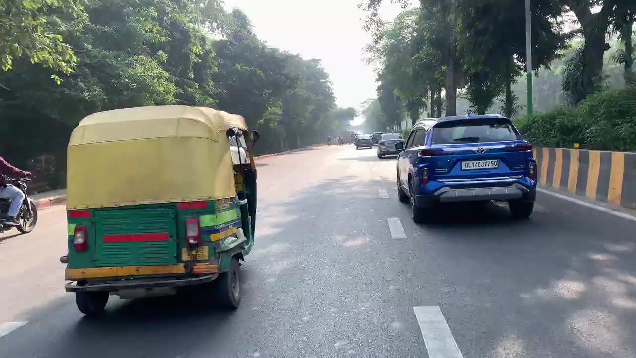 Chilla Border to Mahamaya Flyover Noida | 4K Road Trip 2025 | Delhi Ka Safar