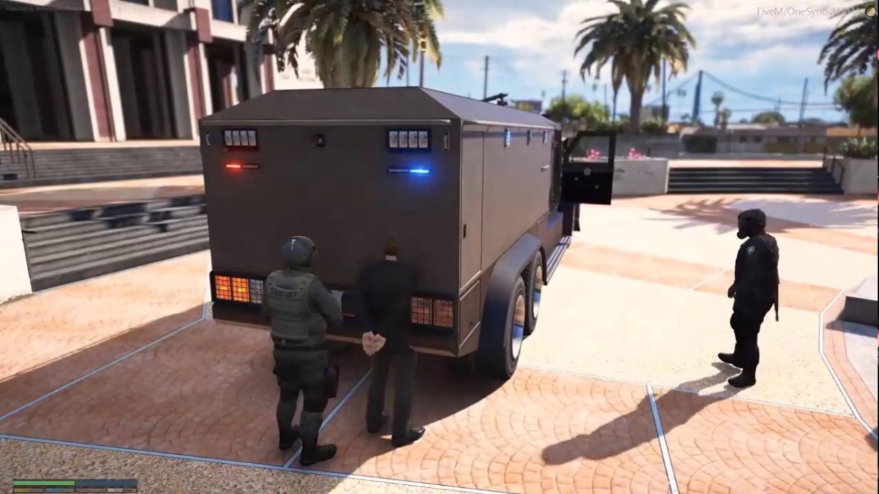 Solucan hapise girmeden önce mezarlığa gidiyor !