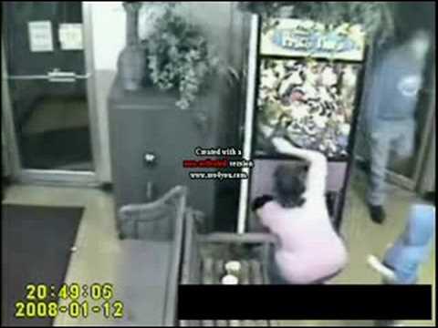 little girls been caught stealing * nias robando *...