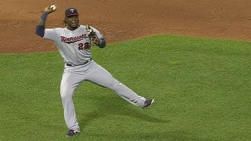 MIN@BOS: Sano throws out Lin with barehanded play