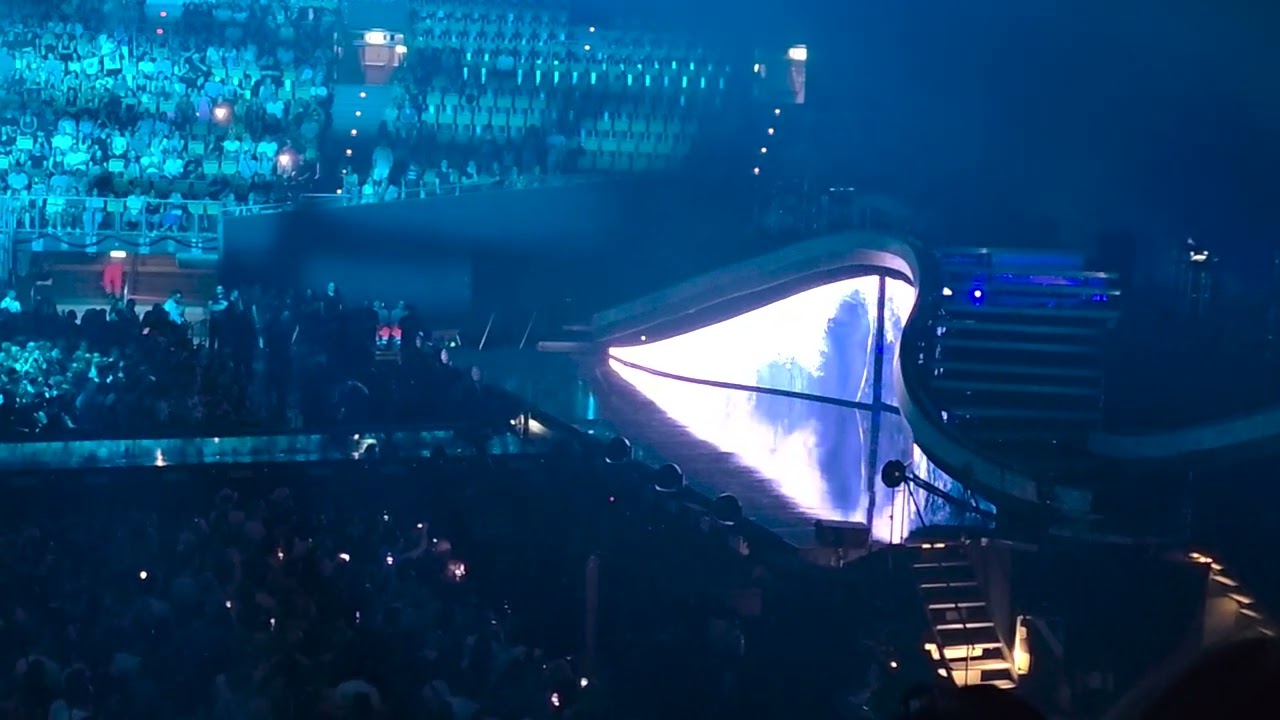 Dua Lipa's tour - Munich - 2025 - Introduction