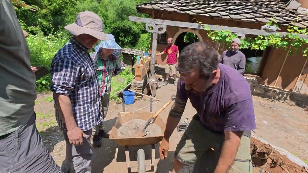 Clay building with Veselin Mitev Dolen I Глинени мазилки с Веселин Митев Амфитеатър село Долен
