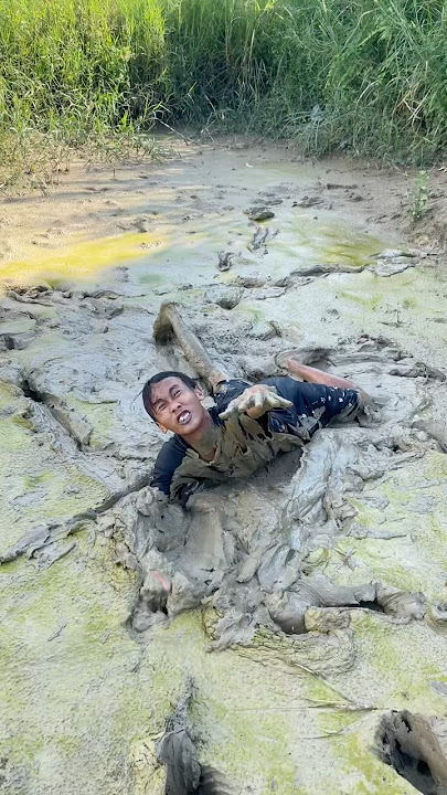 malah mandi lumpur