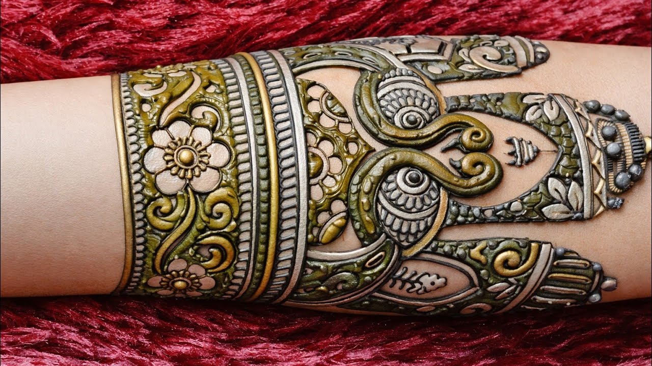 Heavy Bridal Mehndi Design For Front Hand