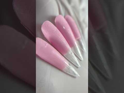 شما از چند سالگی ناخنتون کاشت کردید پیج ما رو در اینستاگرام دنبال کنید   مانیکور