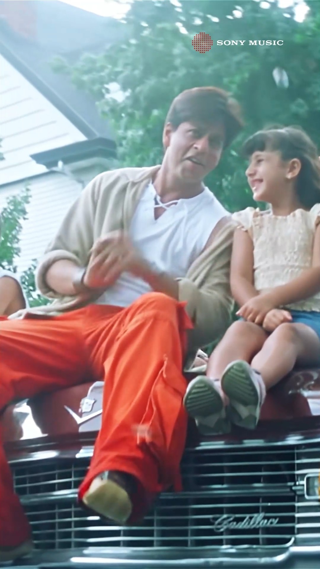 A timeless classic with endless charm. ? #prettywoman #srk #shankarmahadevan #preityzinta