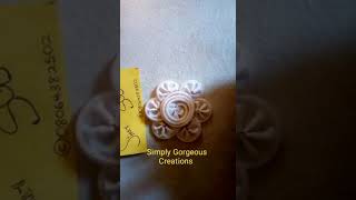 Zipper rose