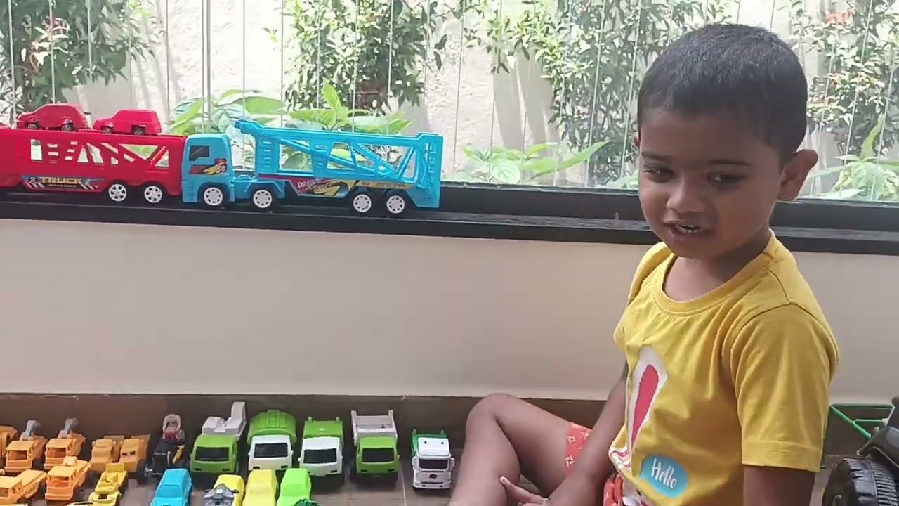 Dhruva playing with his toys 🚌🚒🚓🚕🚗🚘🚙
