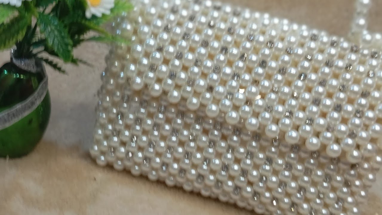 اسهل طريقة لعمل يد شنطة خرز بشكل شيك جداً في دقائق فكرة جديدة بالخرز هتعجبك ✨Amazing DIY Beaded Bag 