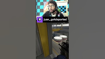 I GET ROBBED OF THE KNIFE KILL!! | juan_gotdeported on #Twitch #CSGO #KNIFE #FAIL