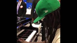 FLAVOR FLAV Plays The Piano Very Well! [VIDEO]